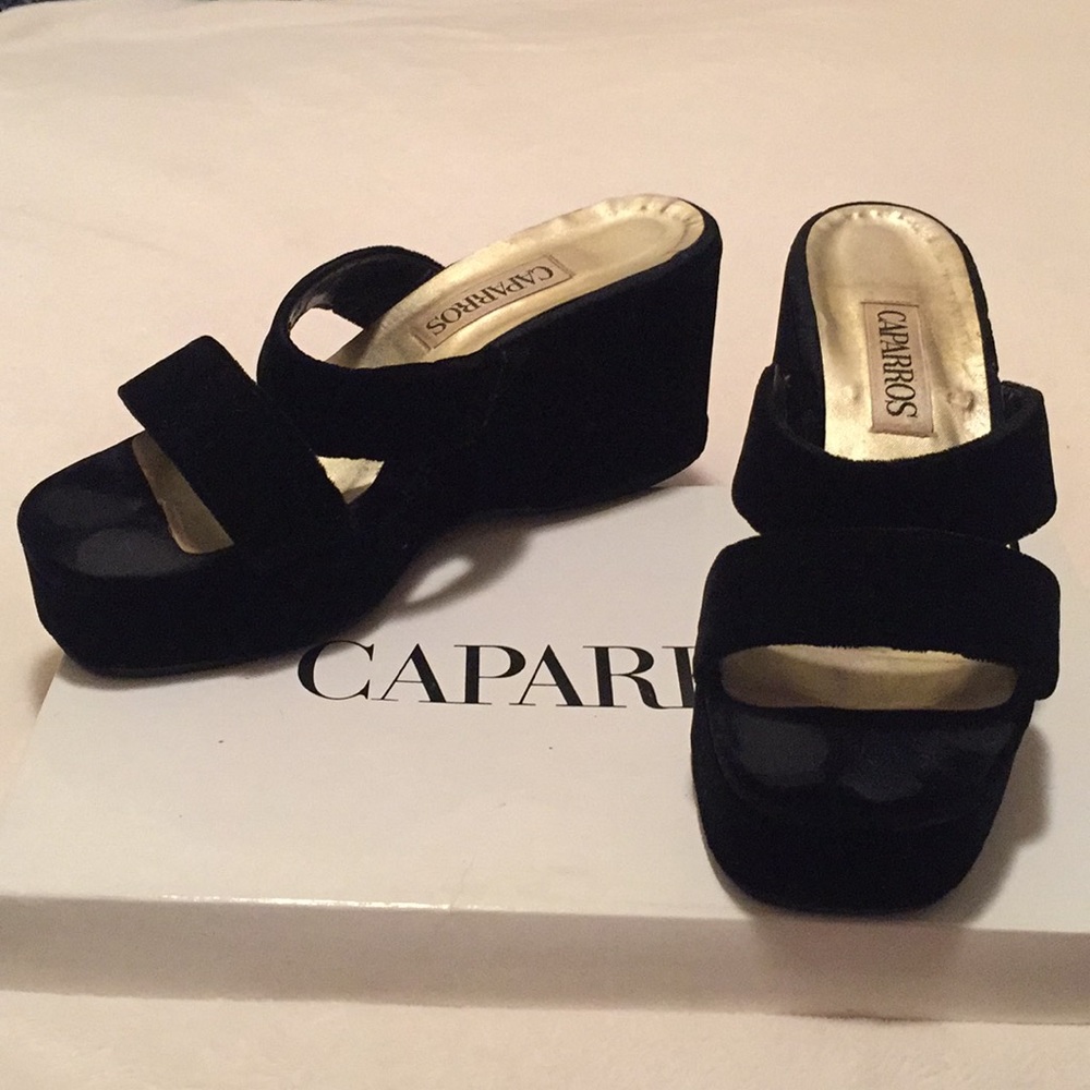 VINTAGE 90s black velvet platforms size 6.5